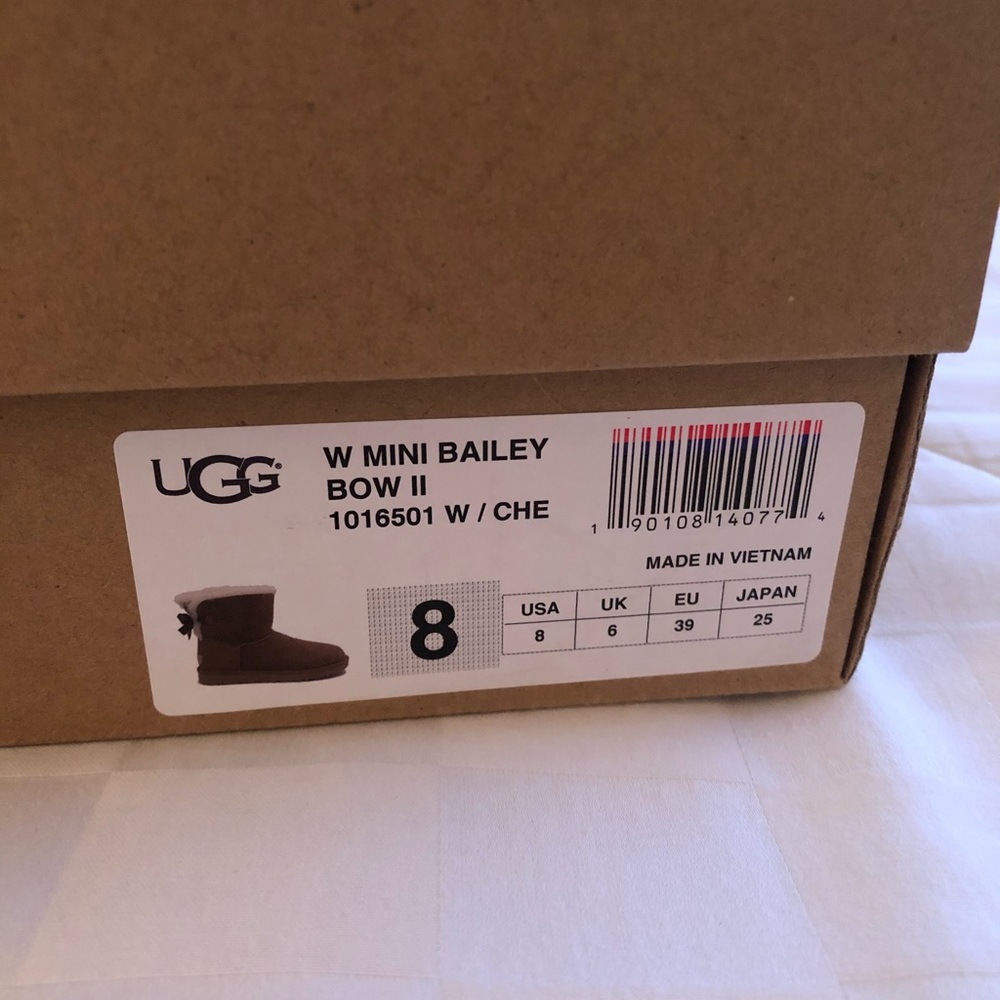 Brand new Uggs - Picture 3 of 3